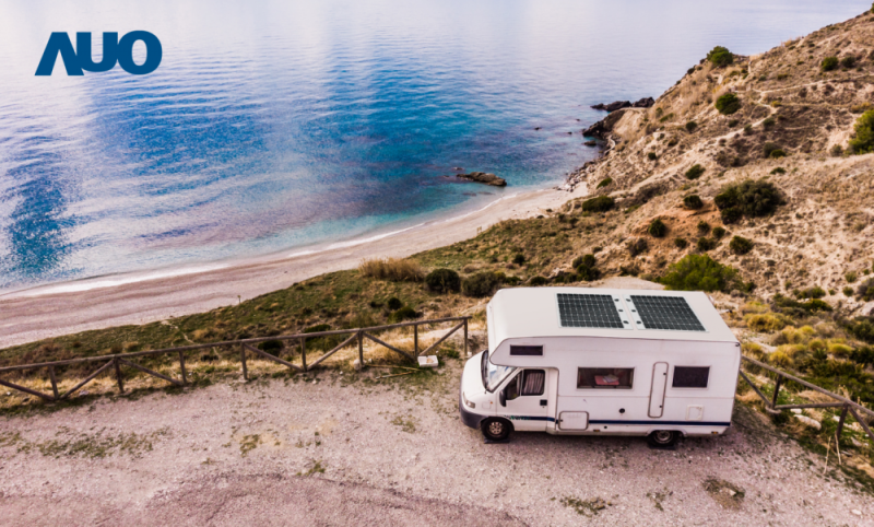 「可撓輕量化太陽光電板SunCurva」使用輕量特殊耐候型複合板取代傳統太陽能板的玻璃前板，不僅降低70%重量，每米平方僅3Kg；具有抗衝擊性能及通過電磁相容性測試，可應用於交通運輸工具，如露營車、遊艇等